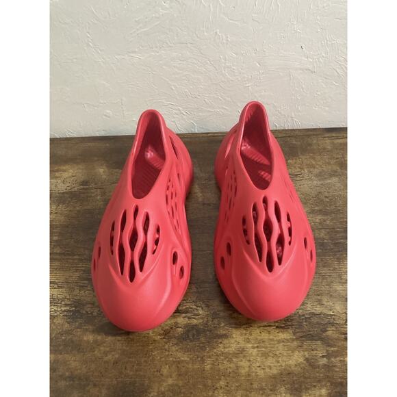 Men’s Size 6 Yeezy Foam Runner Vermillion RNNR Foamrunner - Picture 4 of 6